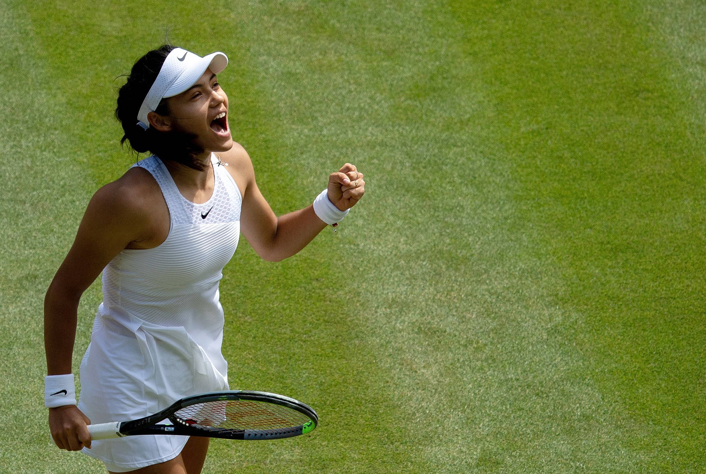 Emma Raducanu, tennis field, white gear, Full HD Desktop Wallpaper