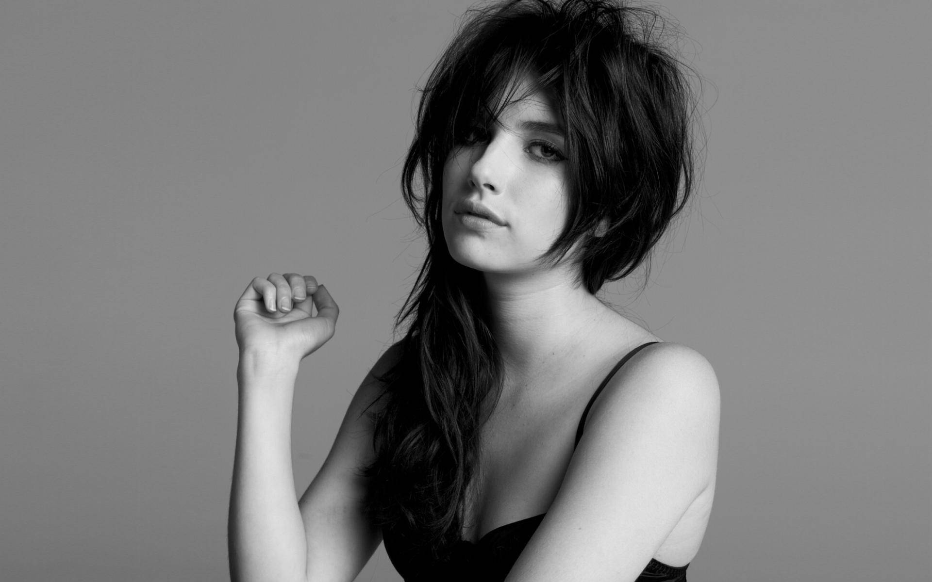 Emma Roberts, black and white portrait, tousled hair, Full HD Desktop Wallpaper