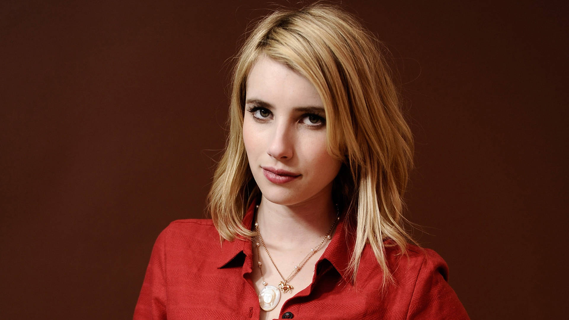 Emma Roberts, red shirt, blonde hair, Full HD Desktop Wallpaper