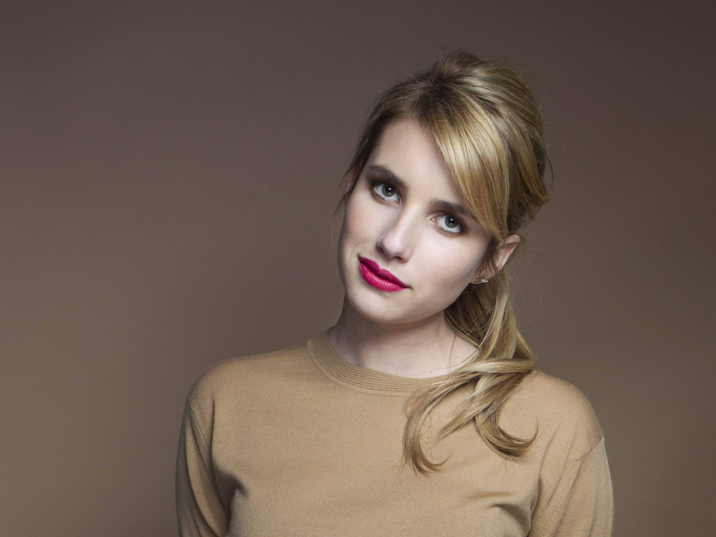 Emma Roberts, blonde hair, bold red lips, Full HD Desktop Wallpaper