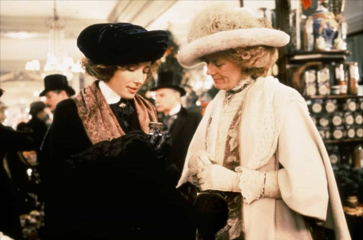Emma Thompson, vintage aesthetic scene, vintage hats, SD Desktop Wallpaper