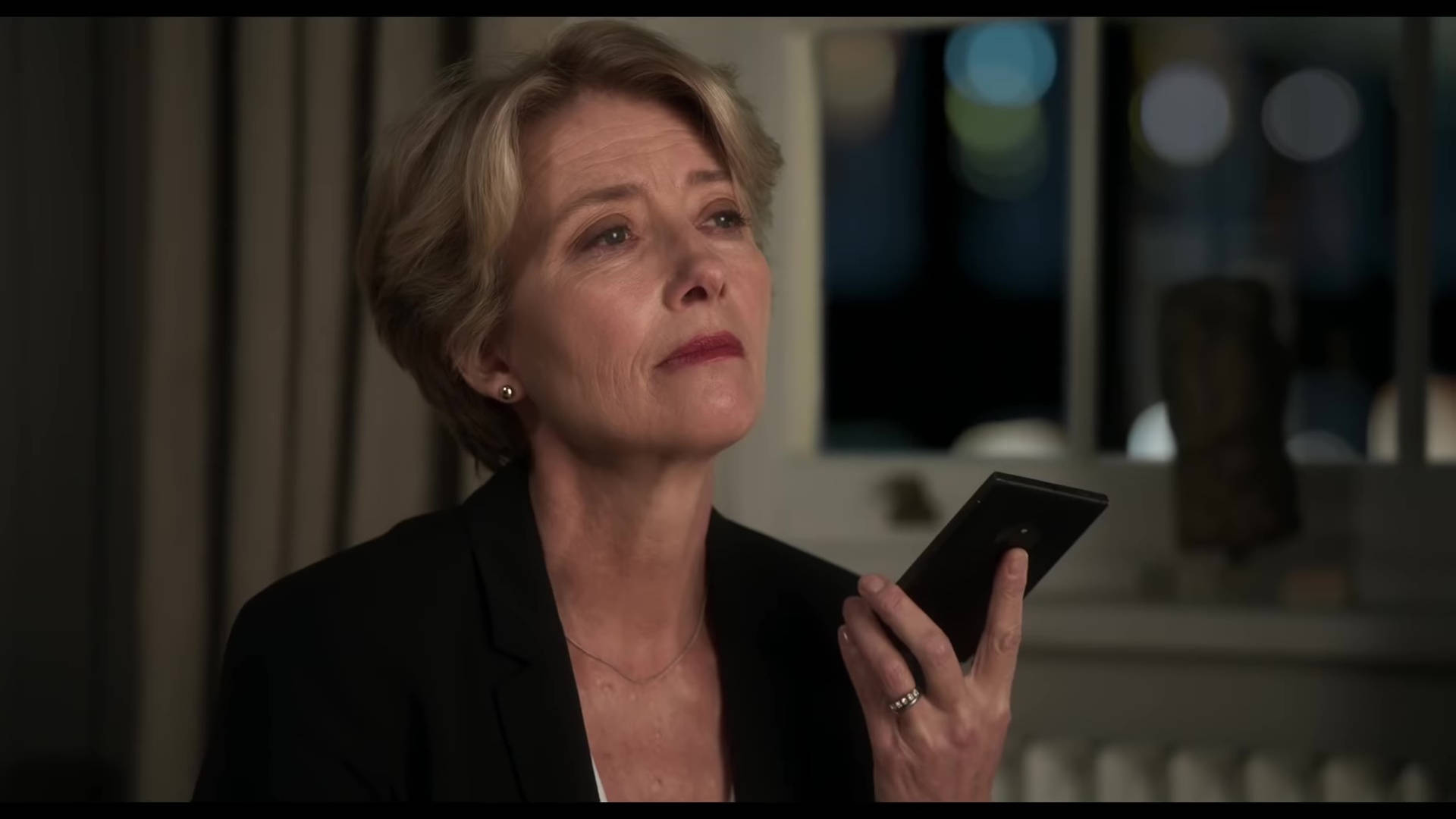 Emma Thompson, black blazer, phone, Full HD Desktop Wallpaper
