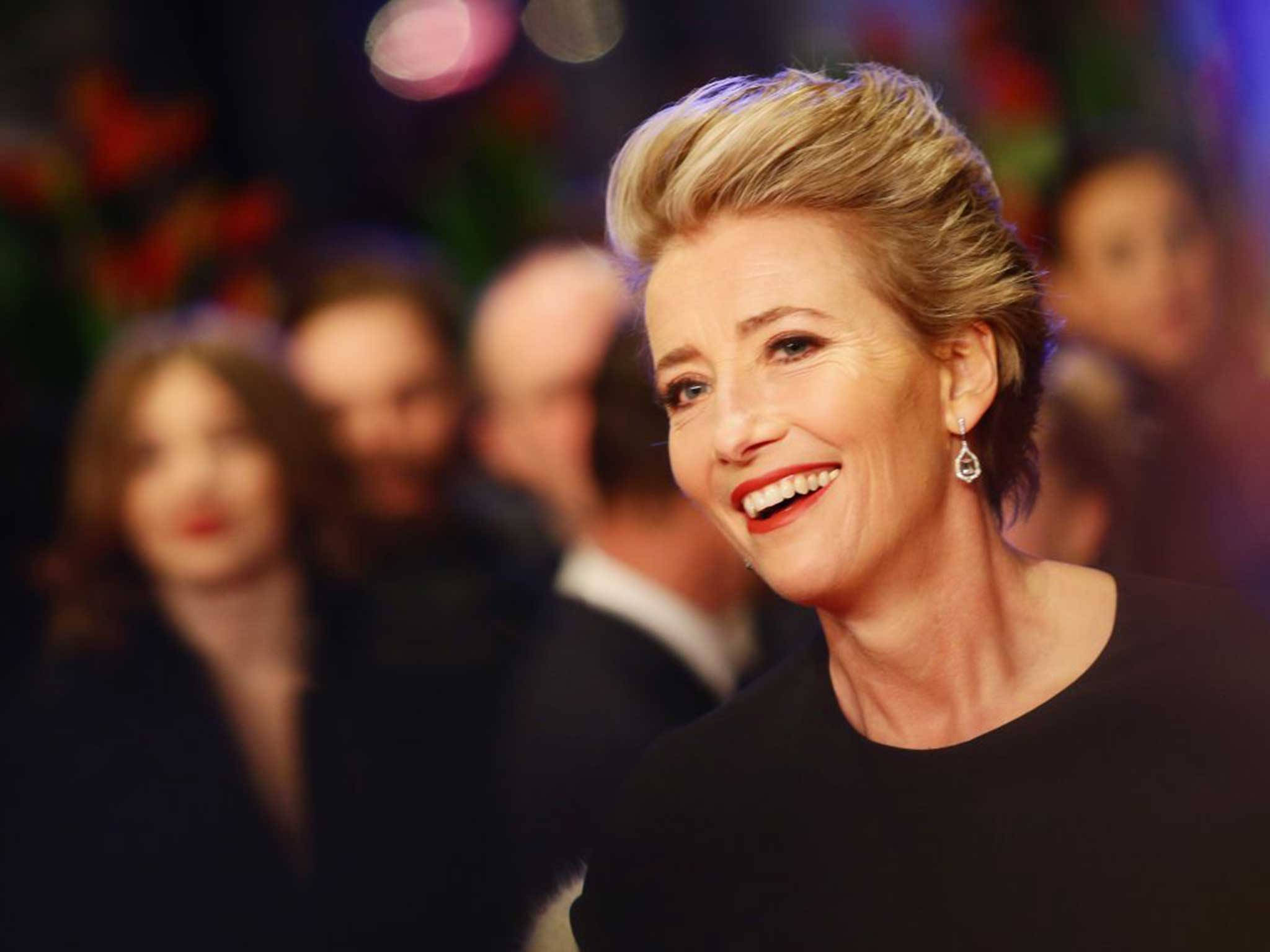 Emma Thompson, blonde hair, red lipstick, Full HD Desktop Wallpaper
