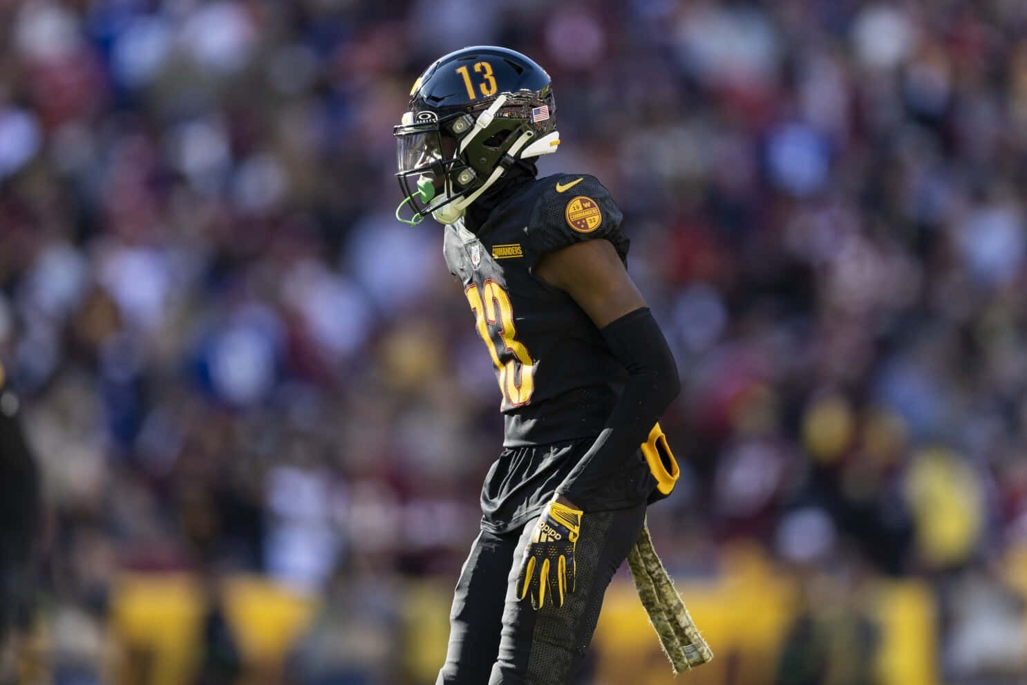 Emmanuel Forbes, black and gold uniform, number 13, HD Desktop Wallpaper
