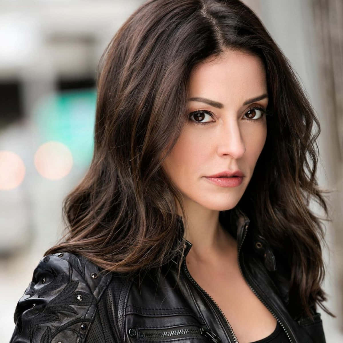 Emmanuelle Vaugier, black leather jacket, dark wavy hair, SD Desktop Wallpaper