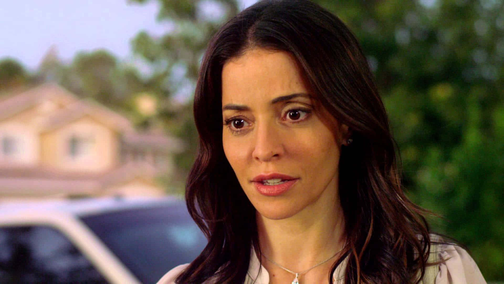 Emmanuelle Vaugier, dark hair, outdoors, Full HD Desktop Wallpaper