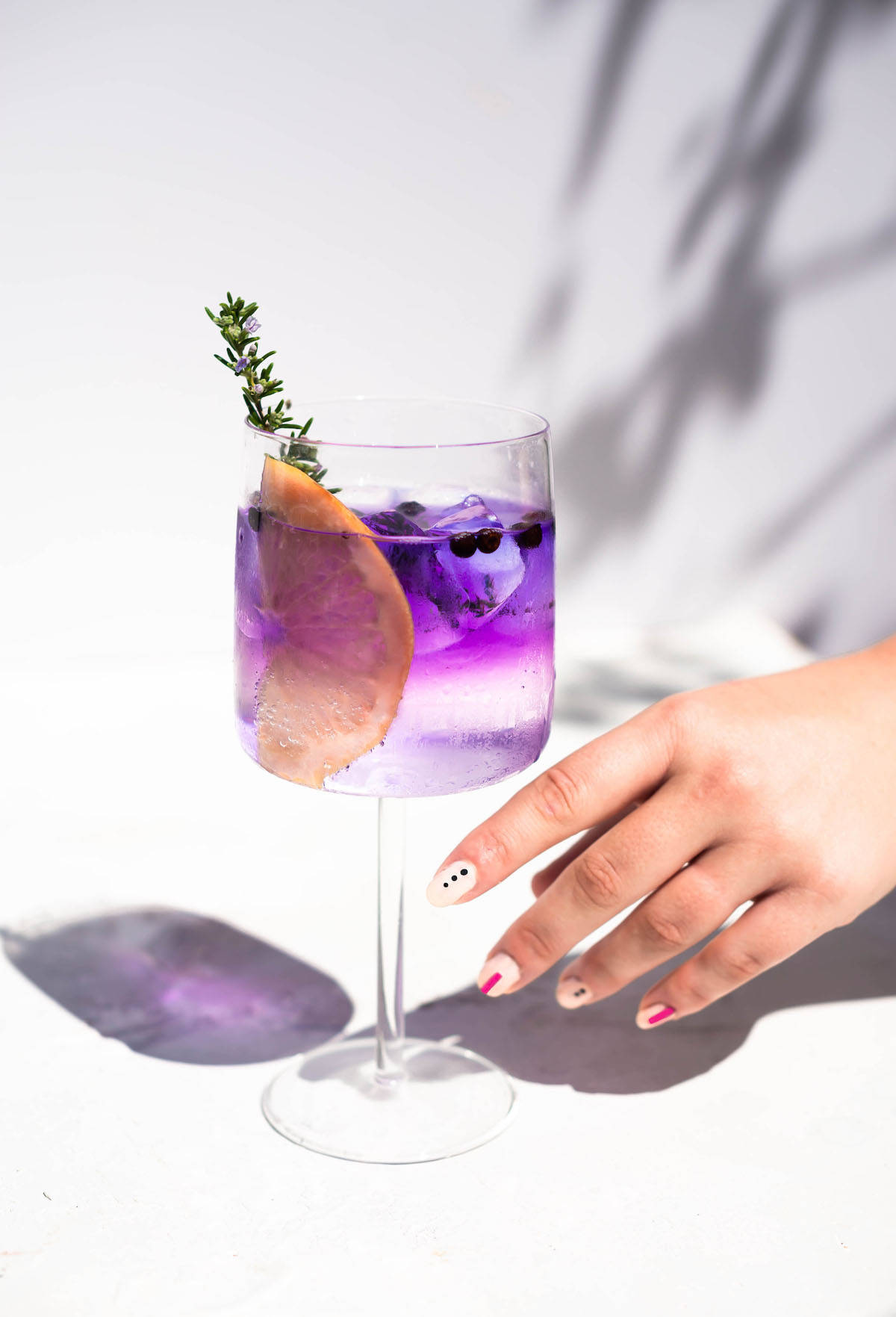Empress, Elderflower Gin And Tonic, vibrant purple cocktail, HD Phone Wallpaper