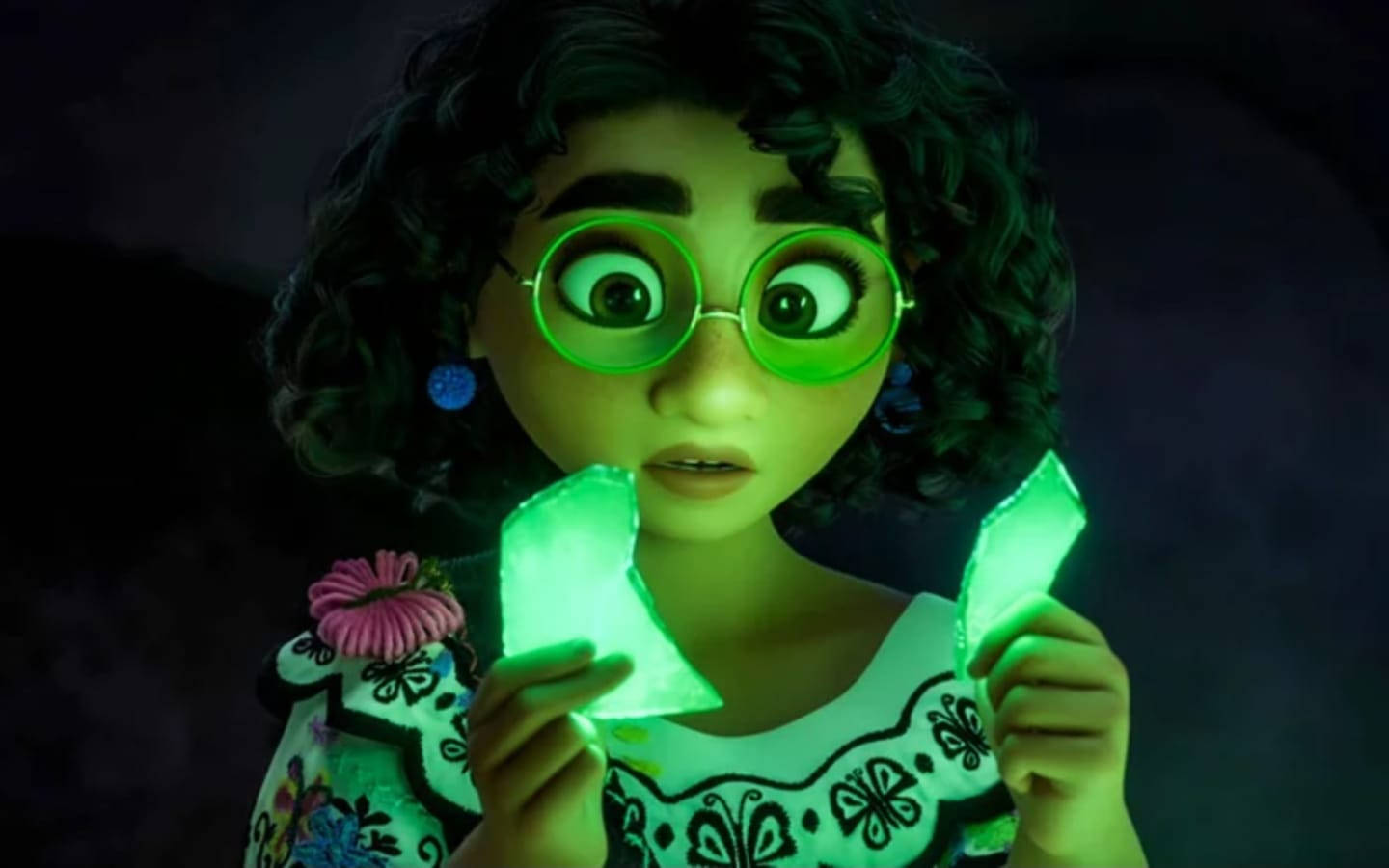 Encanto Aesthetic, curly hair, green glasses, HD Desktop Wallpaper