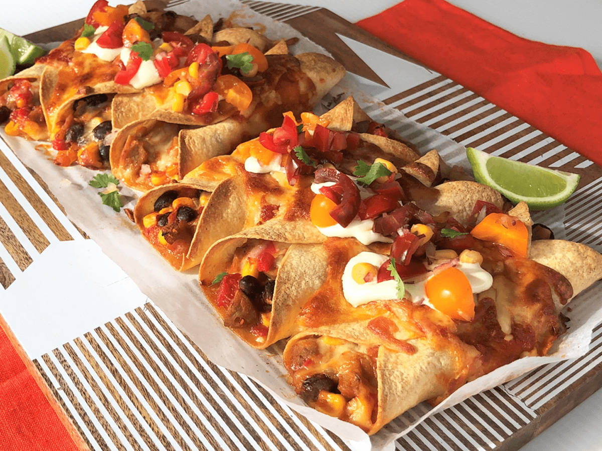 Enchiladas, pepper and corn, golden tortilla shells, SD Desktop Wallpaper