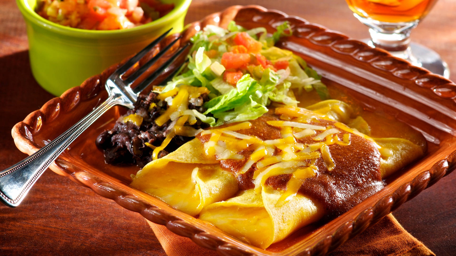 enchiladas, square wooden plate, red sauce, Full HD Desktop Wallpaper