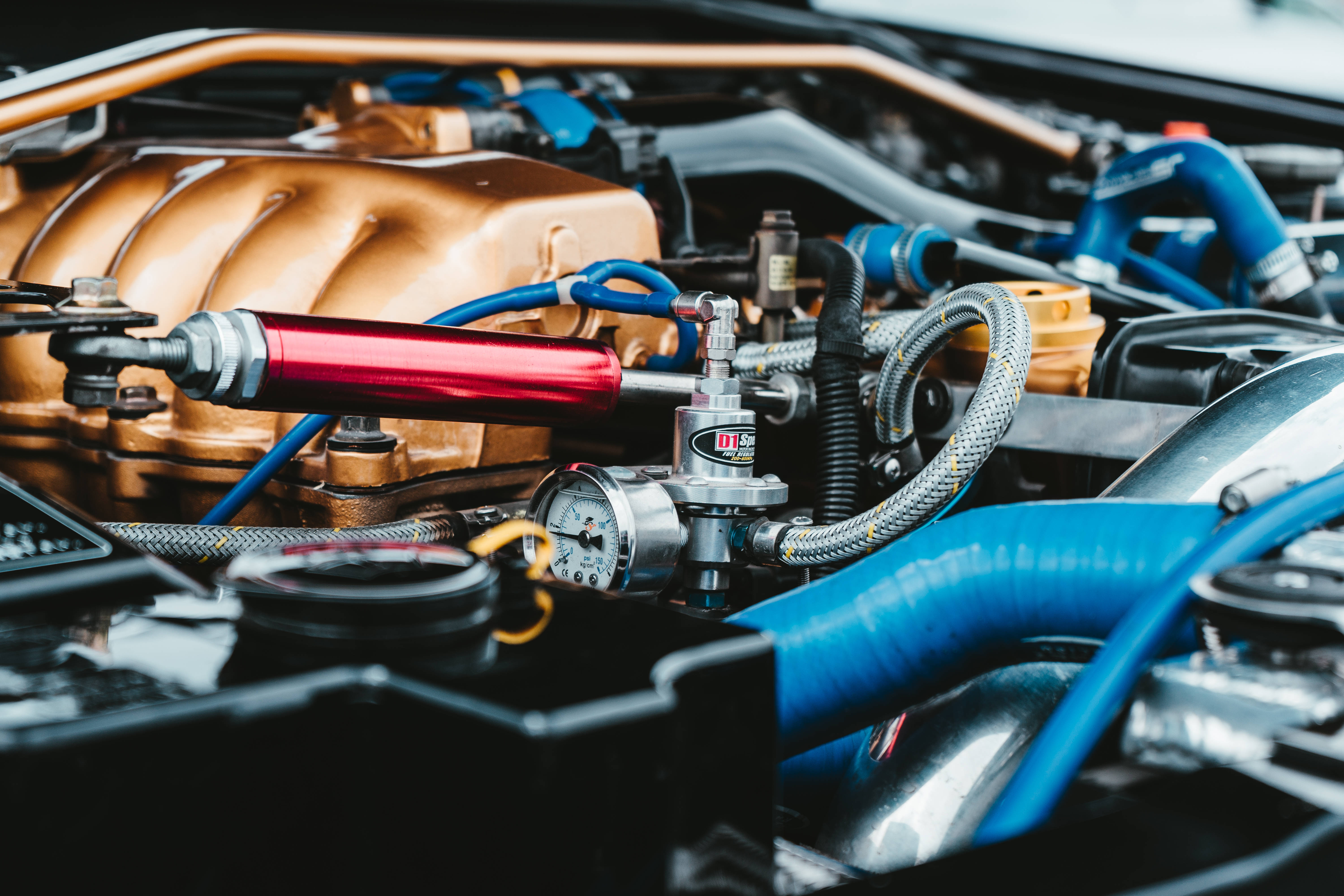 copper intake manifold, blue hoses, red fuel rail, 5K Desktop Wallpaper