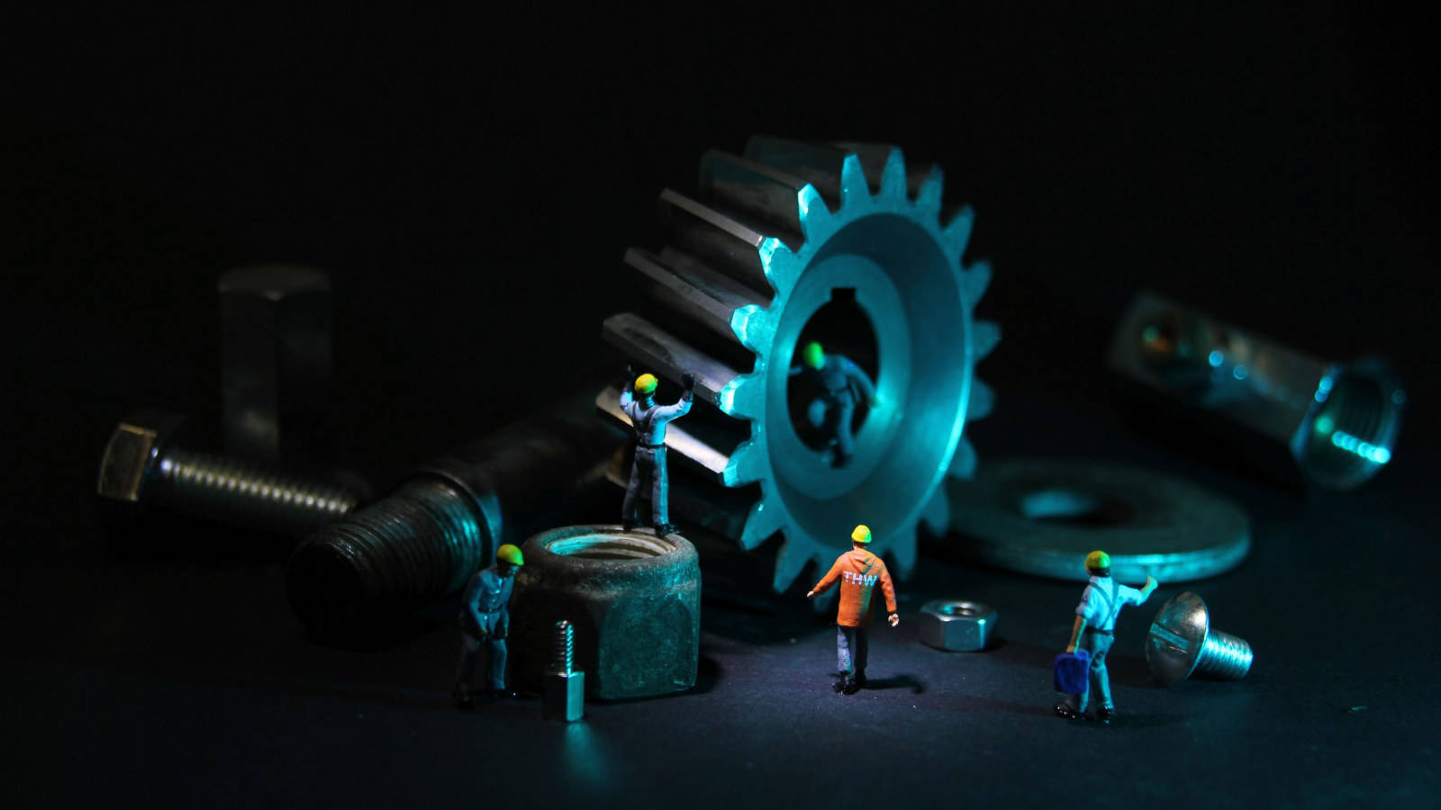 engineers, hard hats, glowing blue gears, HD Desktop Wallpaper