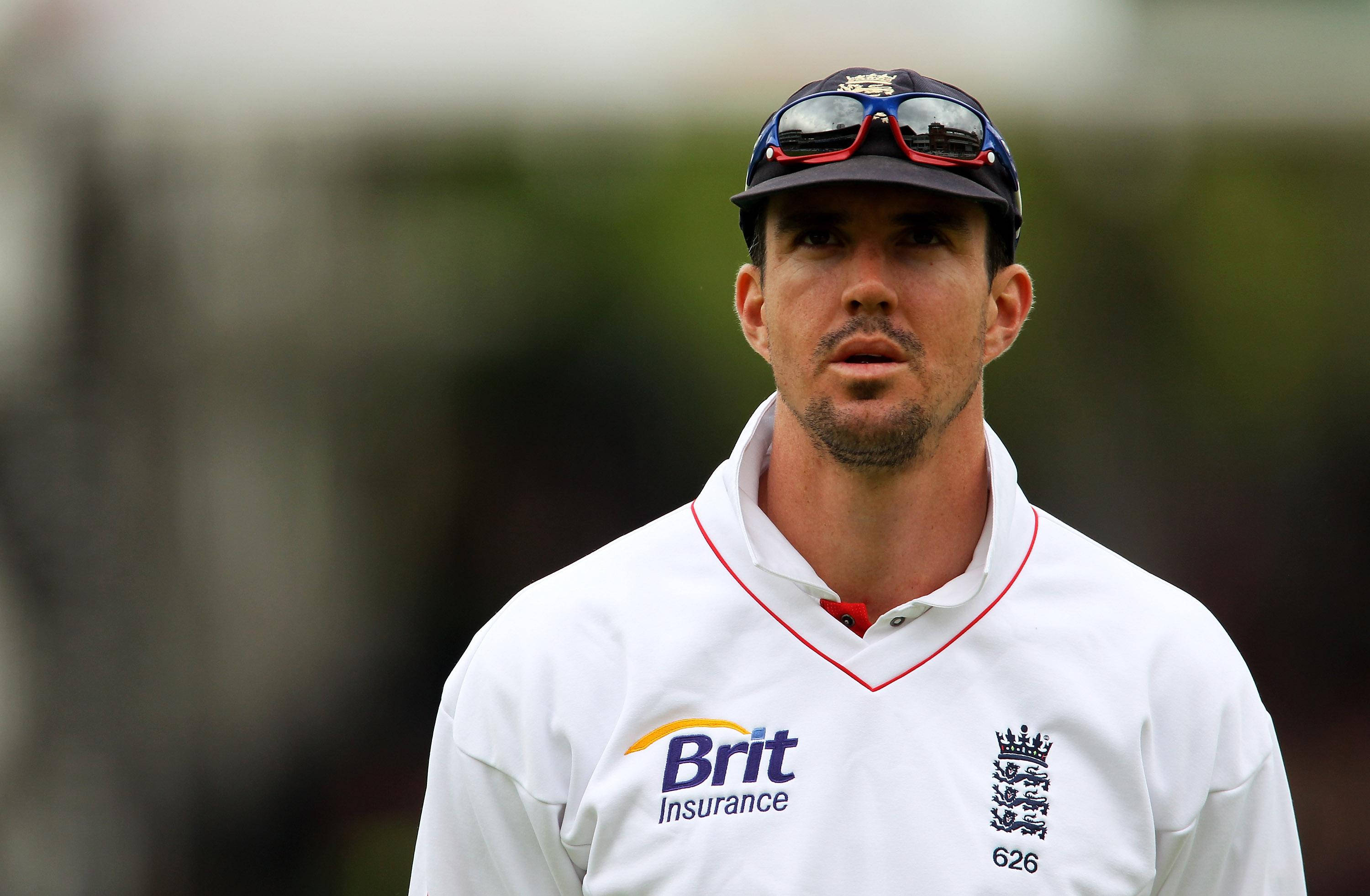 England Cricket, English cricket player, white uniform, 2K Desktop Wallpaper