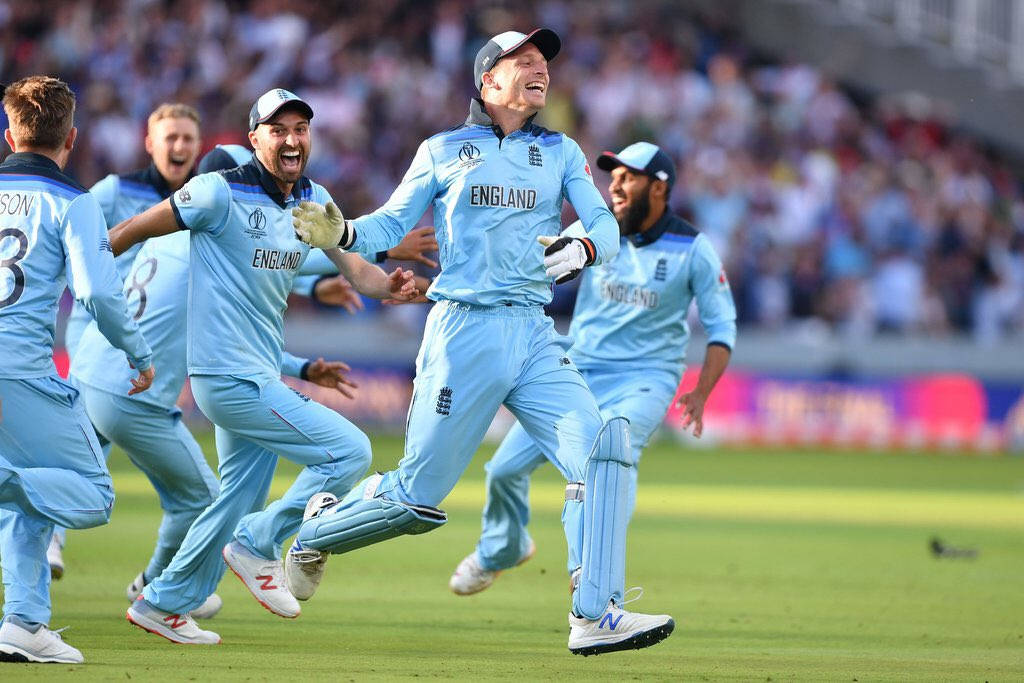 England Cricket, light blue uniforms, green field, SD Desktop Wallpaper
