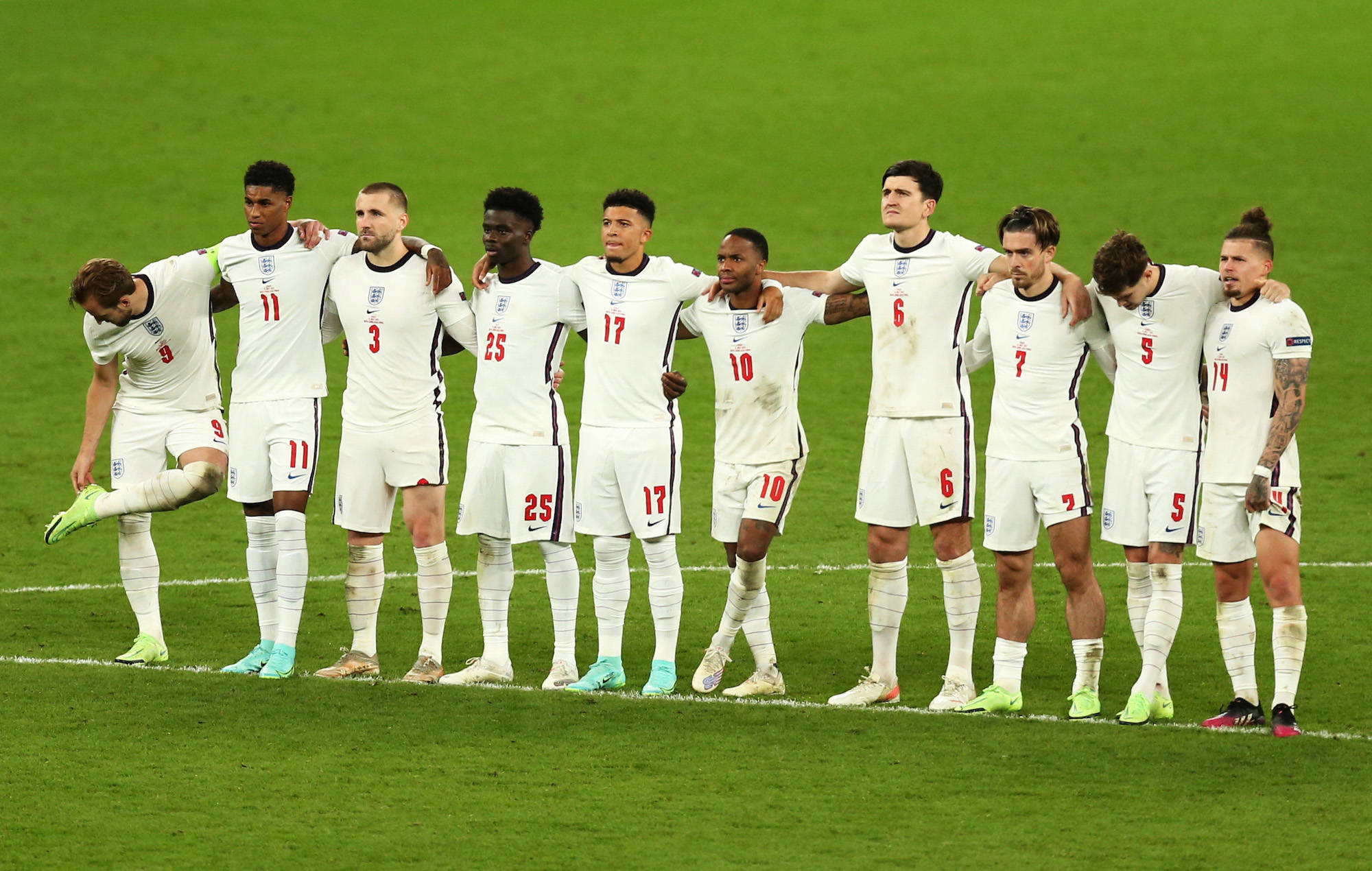 England National Football Team, white kits, green pitch, Full HD Desktop Wallpaper
