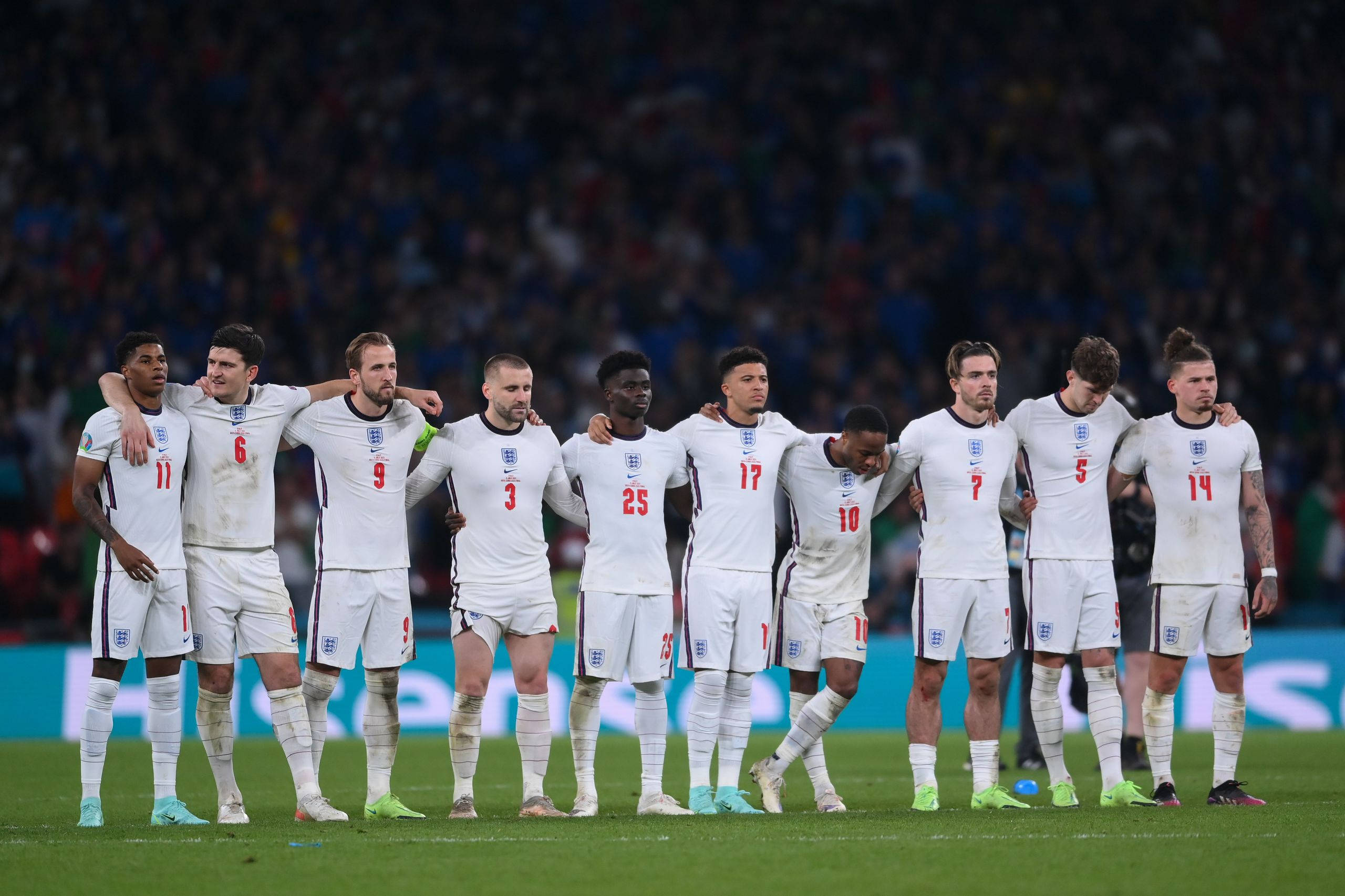 England National Football Team, stadium pitch, bright lights, 2K Desktop Wallpaper