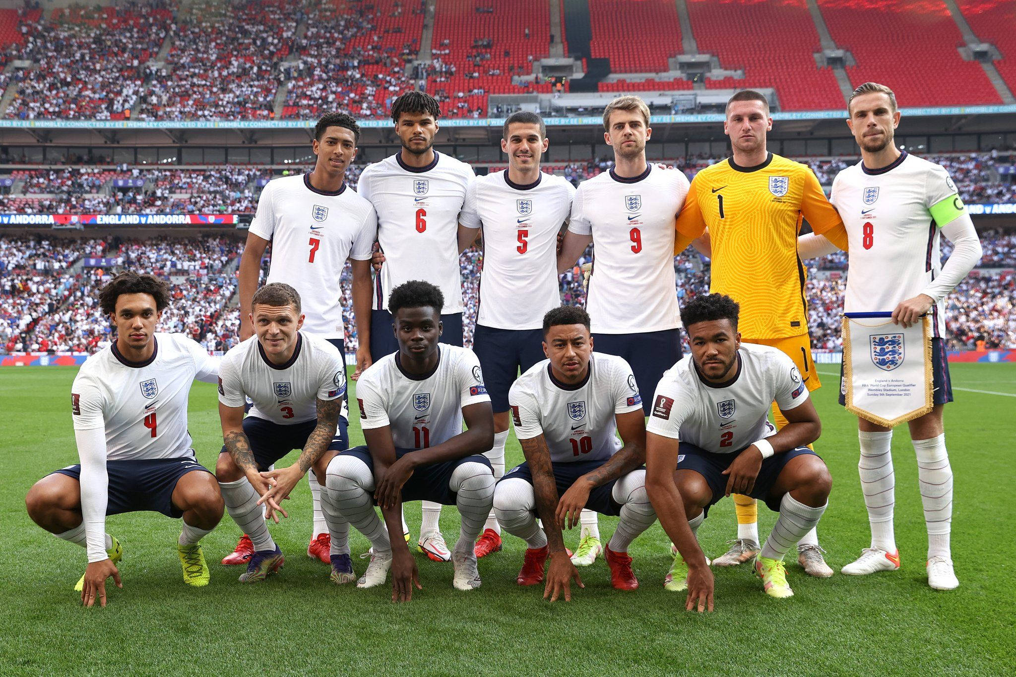 England National Football Team, white jerseys, vibrant green pitch, Full HD Desktop Wallpaper