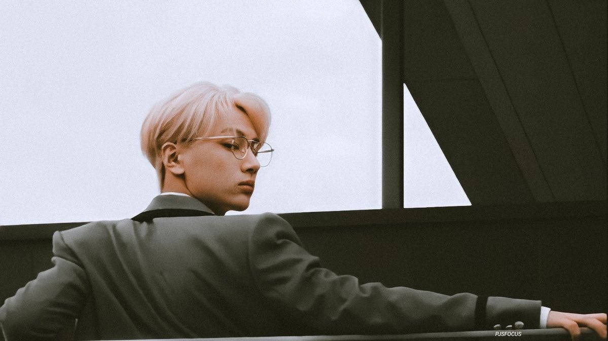 Enhypen Jay, platinum blonde hair, glasses, SD Desktop Wallpaper