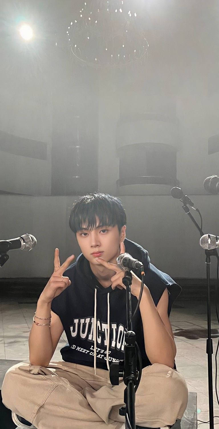 Enhypen Jay, hoodie, microphones, HD Phone Wallpaper