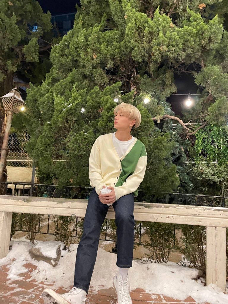 Enhypen Jay, wooden bench, night, SD Phone Wallpaper