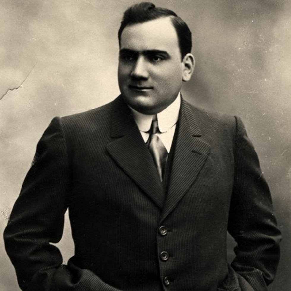 Enrico Caruso, pinstripe suit, black and white portrait, SD Desktop Wallpaper