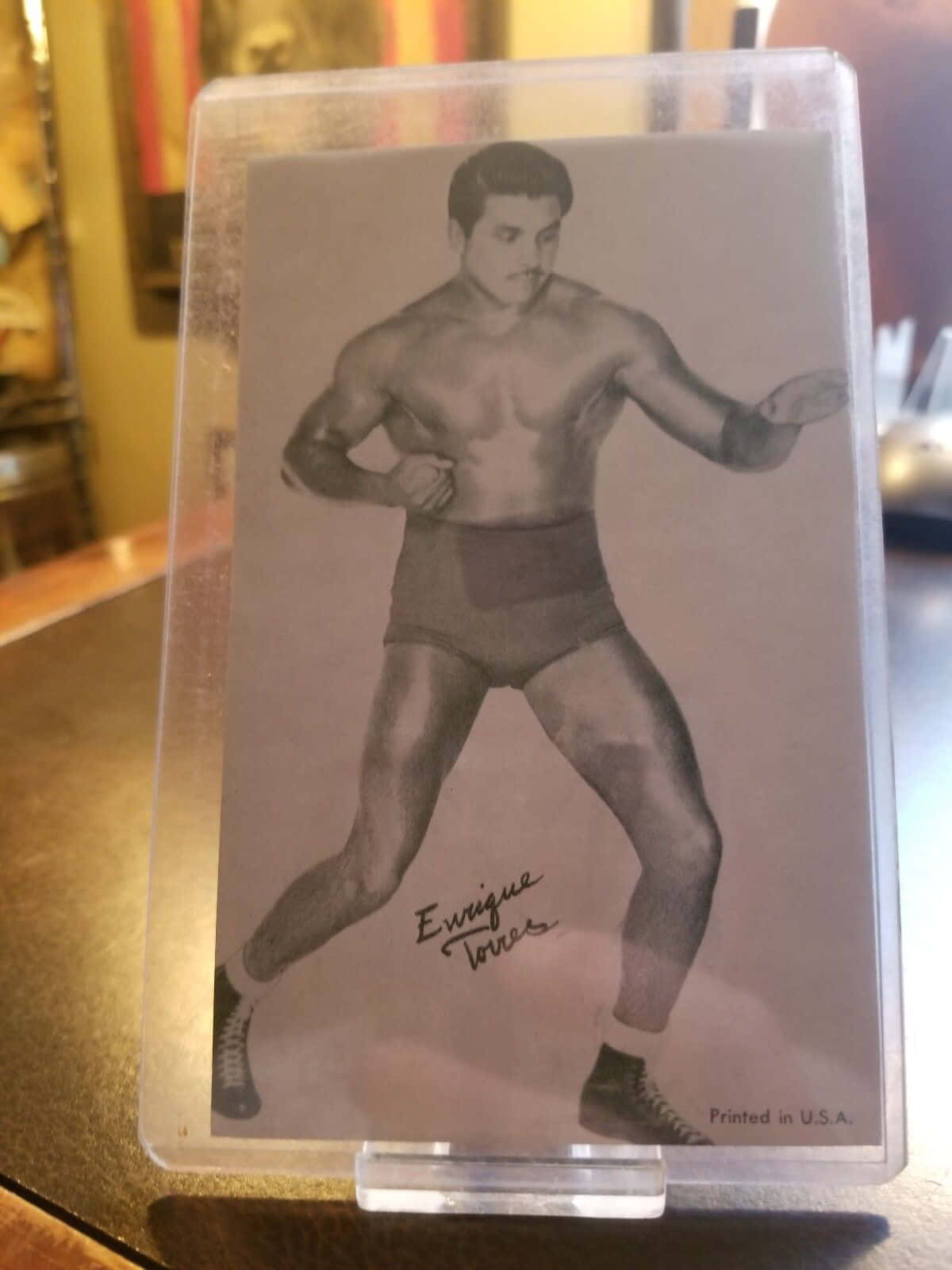 Enrique Torres, vintage signed wrestling card, dynamic pose, HD Phone Wallpaper