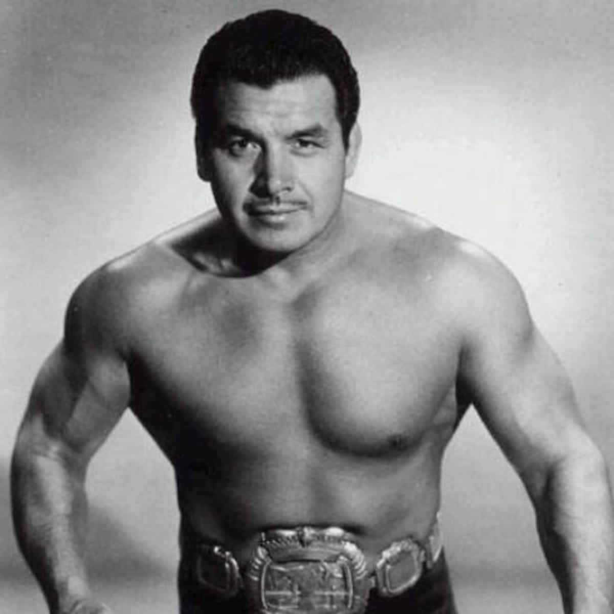 Enrique Torres, championship belt, black and white studio portrait, SD Desktop Wallpaper