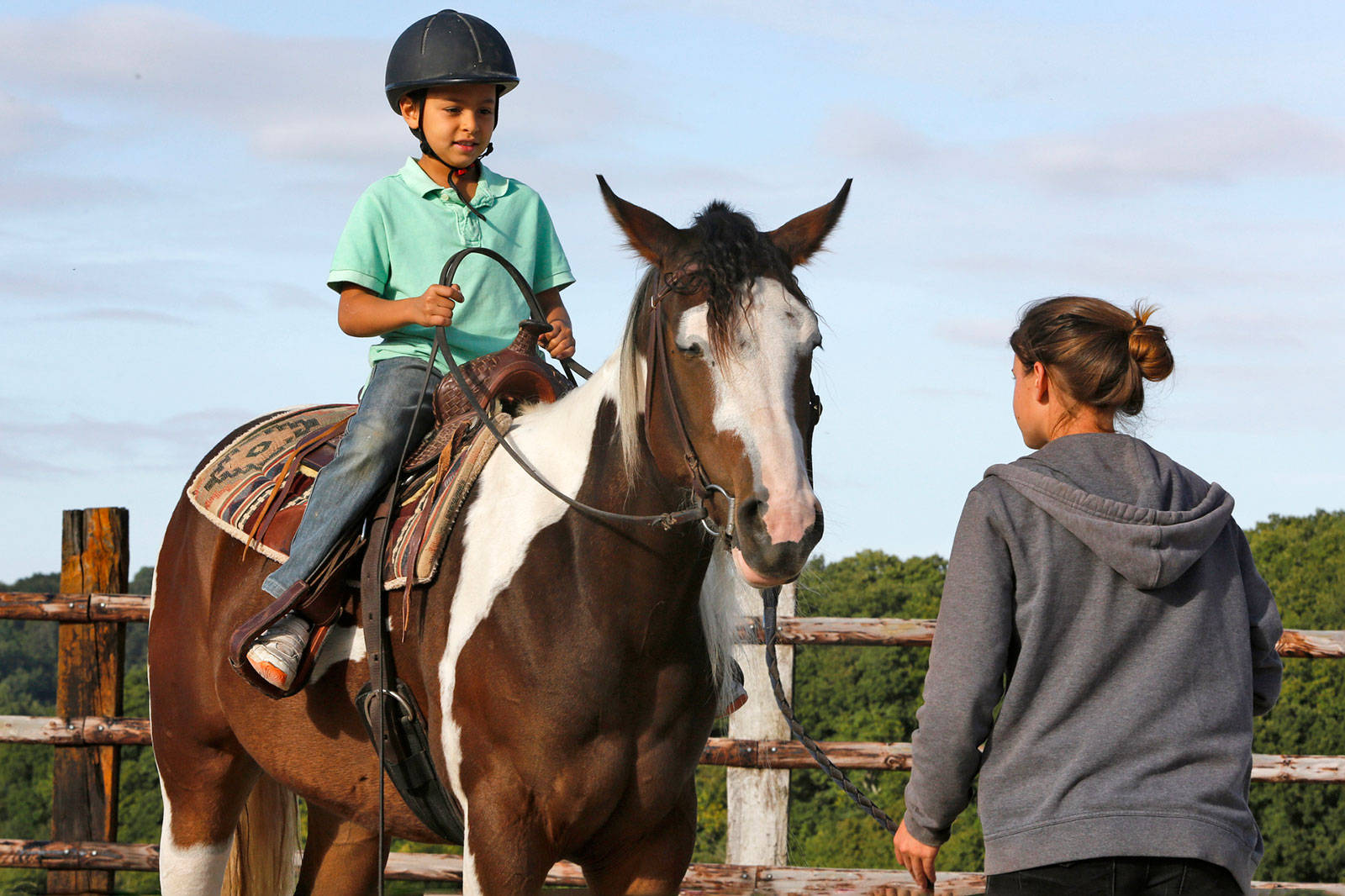 young child, helmet, brown and white horse, HD Desktop Wallpaper