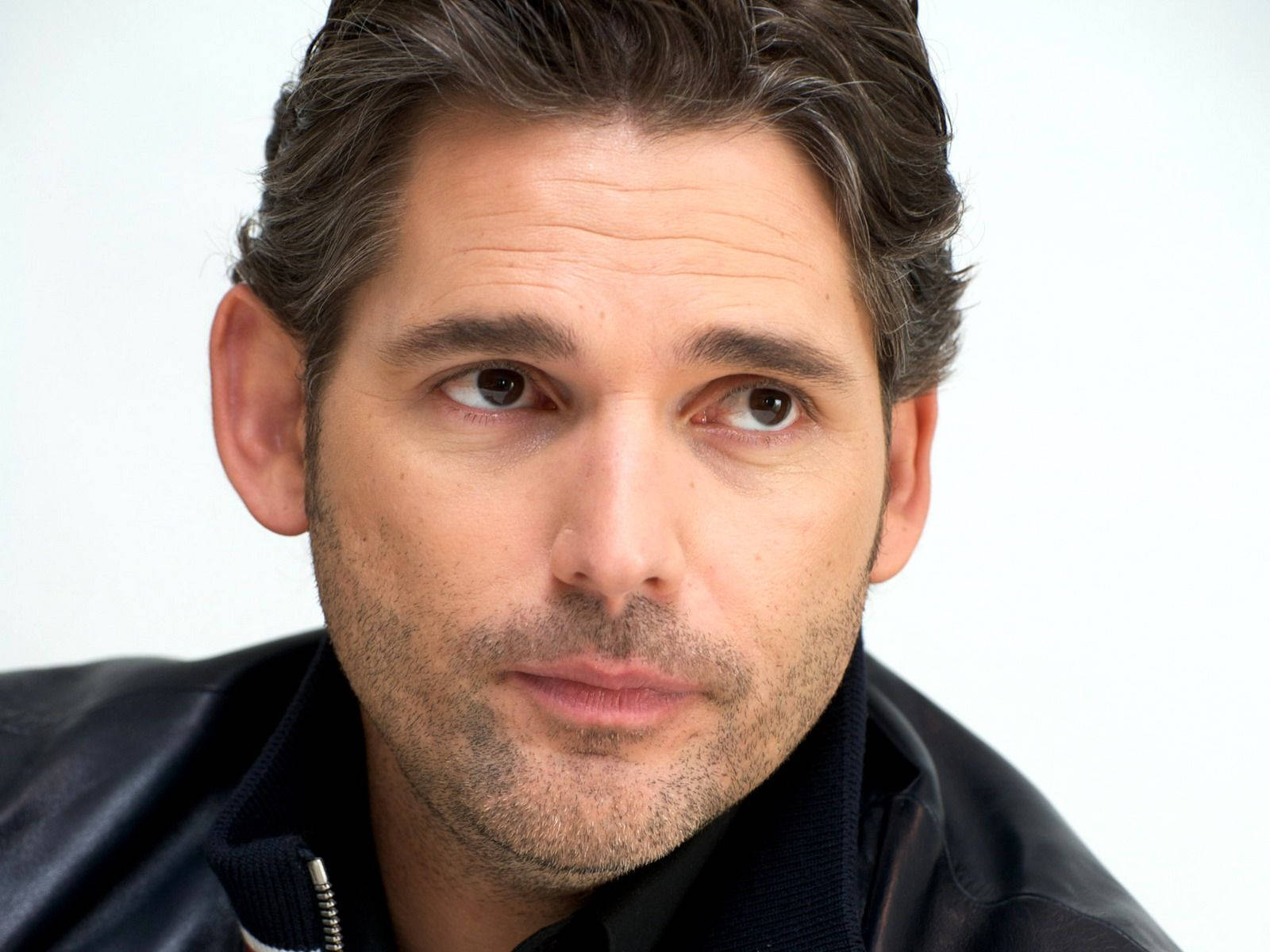 Eric Bana, black leather jacket, dark hair, HD Desktop Wallpaper