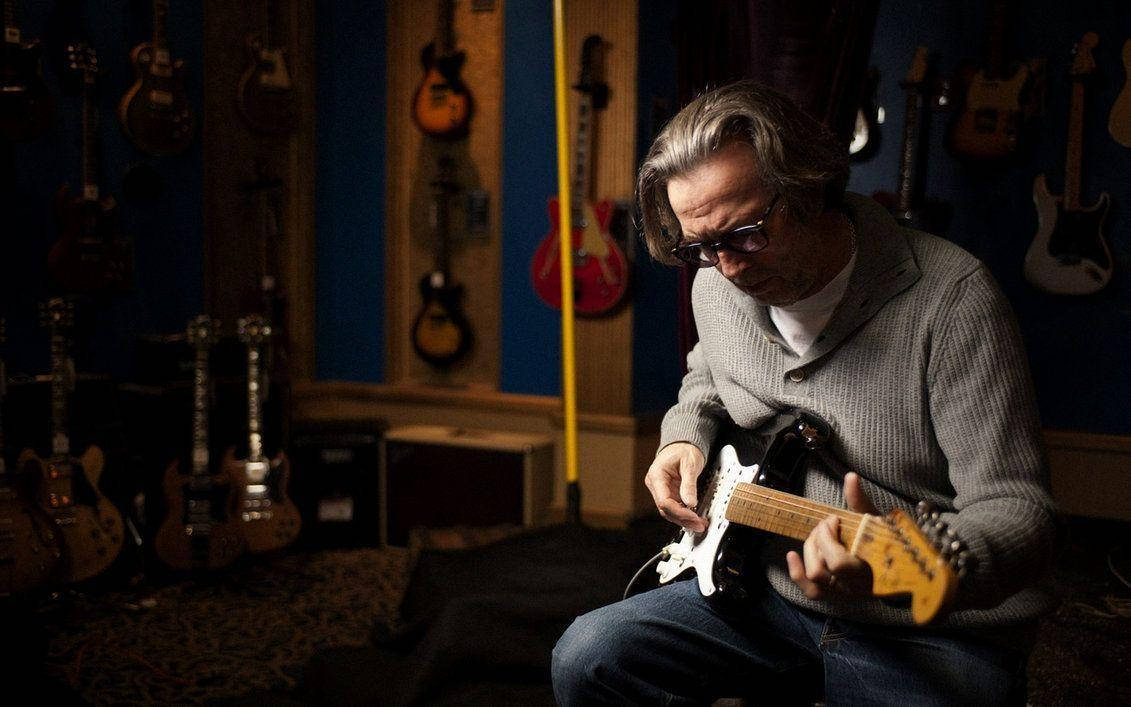 Eric Clapton, white electric guitar, dimly lit room, SD Desktop Wallpaper