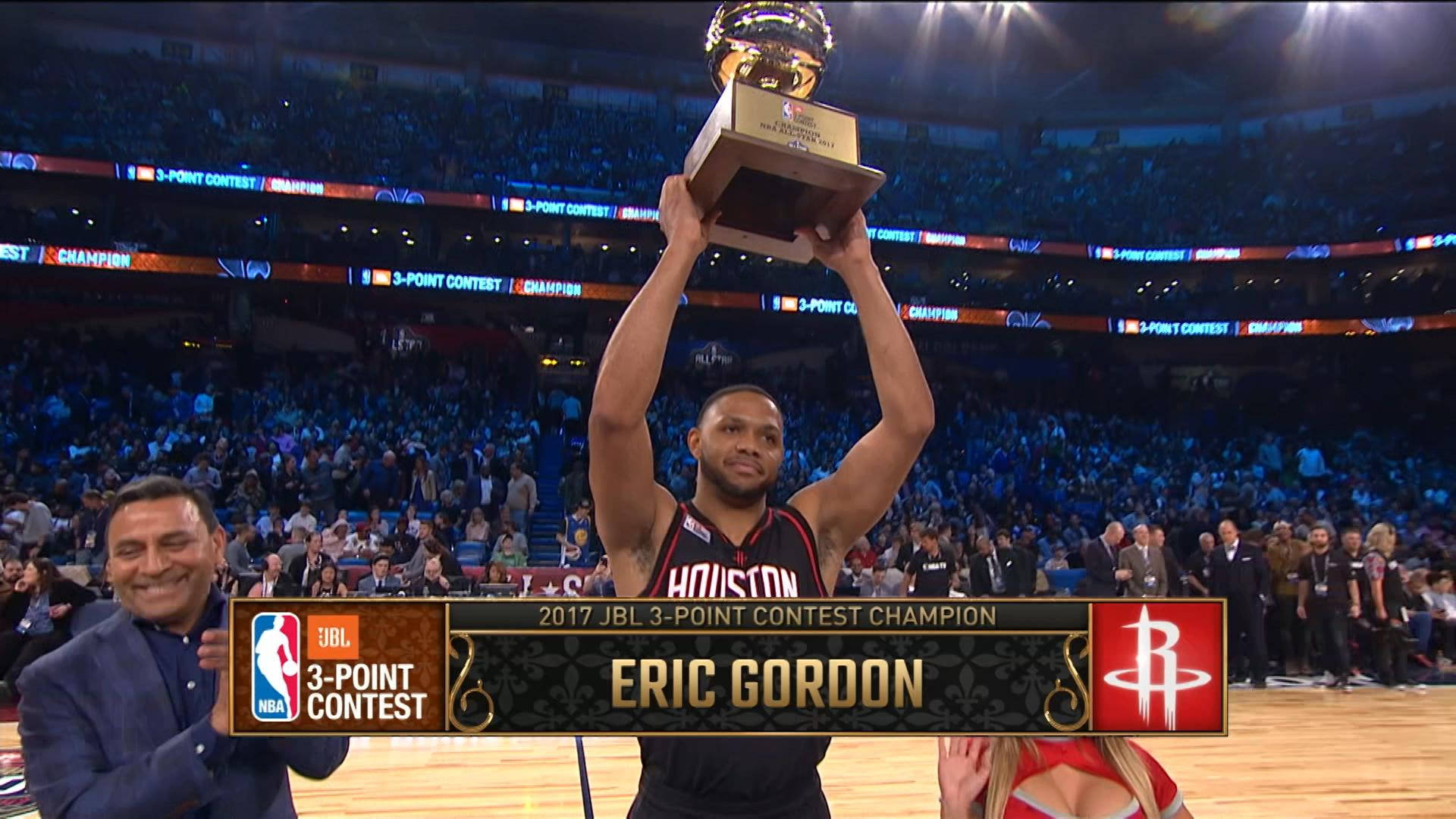 Eric Gordon, 2017 JBL 3-Point Contest trophy, basketball court, Full HD Desktop Wallpaper