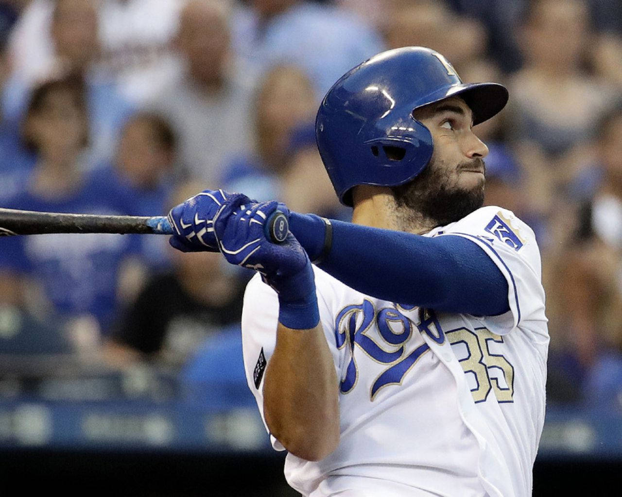 Eric Hosmer, blue helmet, white Royals jersey, HD Desktop Wallpaper