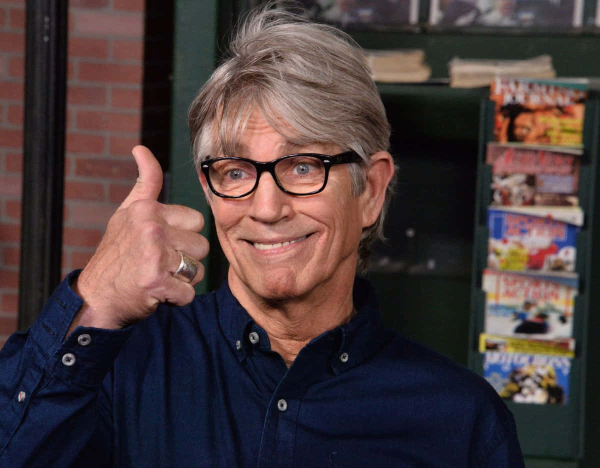 Eric Roberts, gray hair, black glasses, SD Desktop Wallpaper