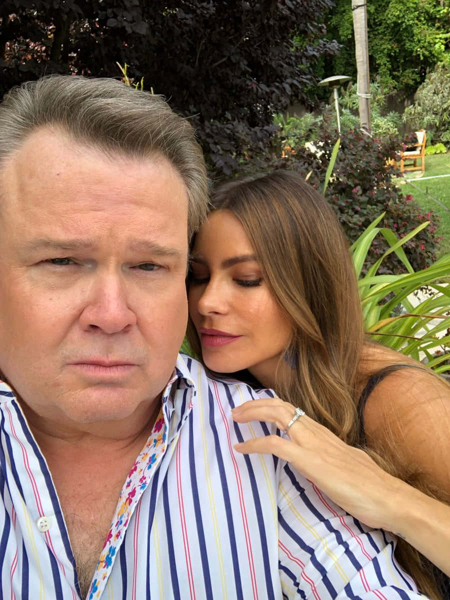 Eric Stonestreet, garden, vibrant greenery, SD Phone Wallpaper