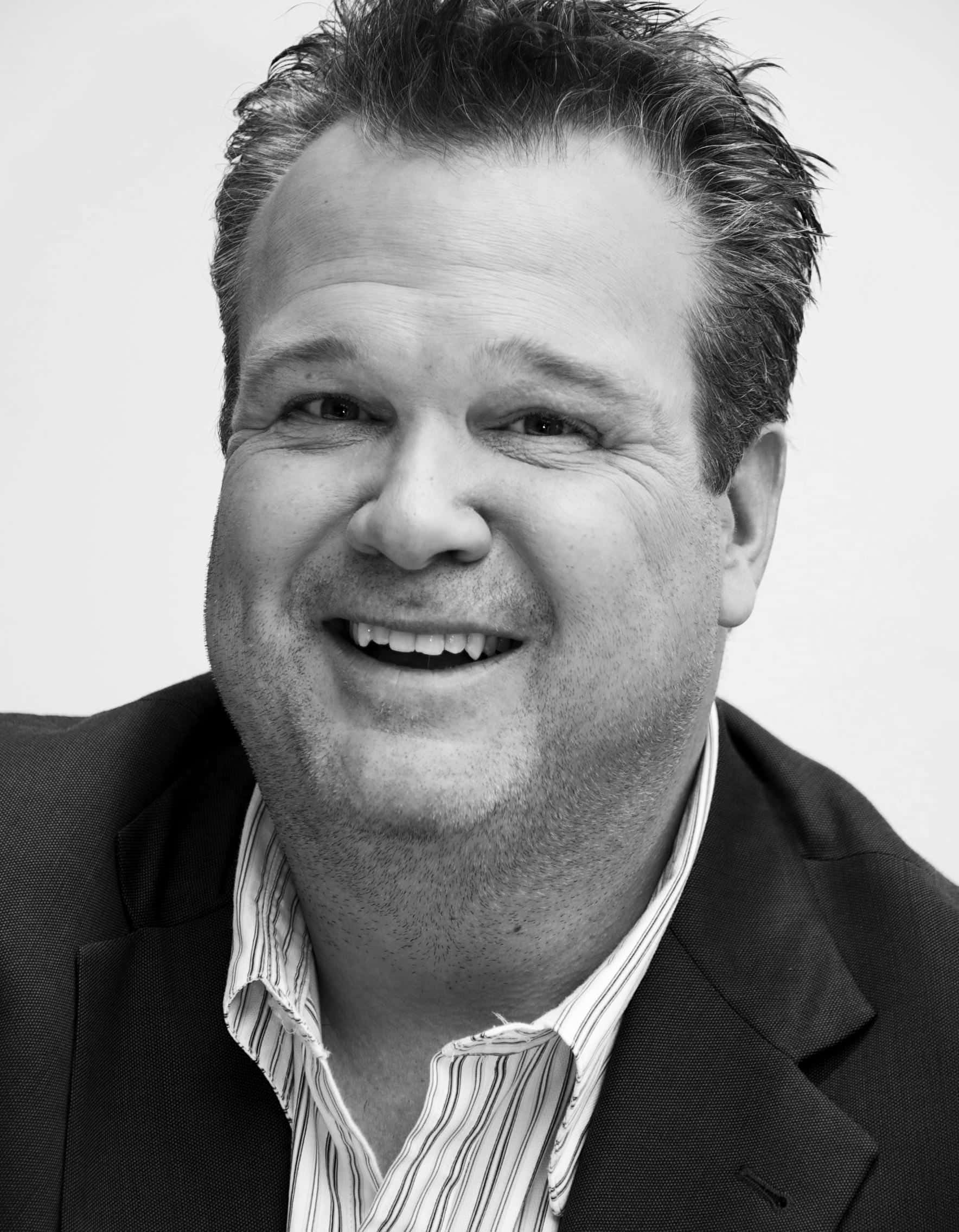 Eric Stonestreet, black and white portrait, suit, Full HD Phone Wallpaper