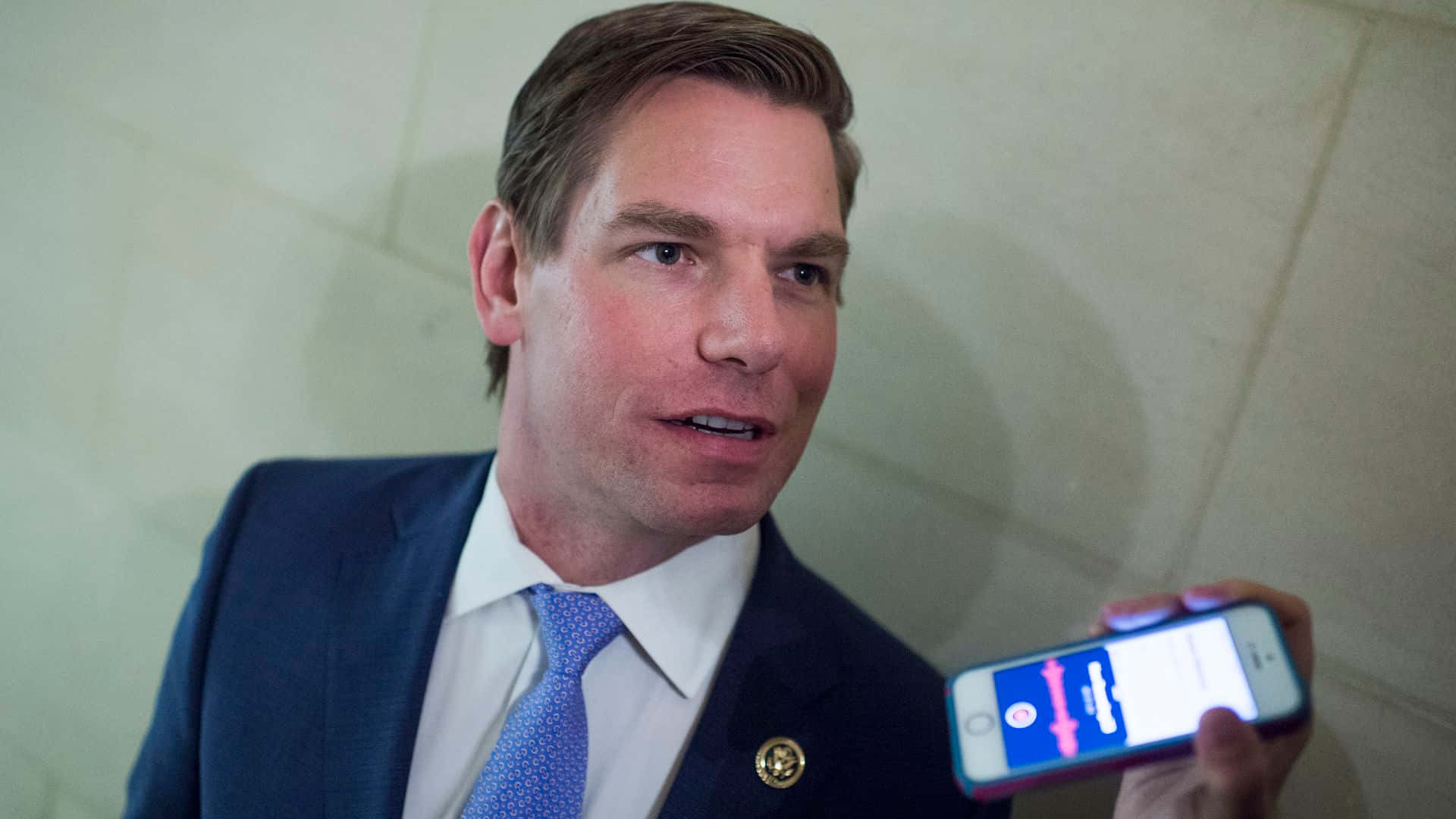 Eric Swalwell, blue suit and tie, smartphone, Full HD Desktop Wallpaper
