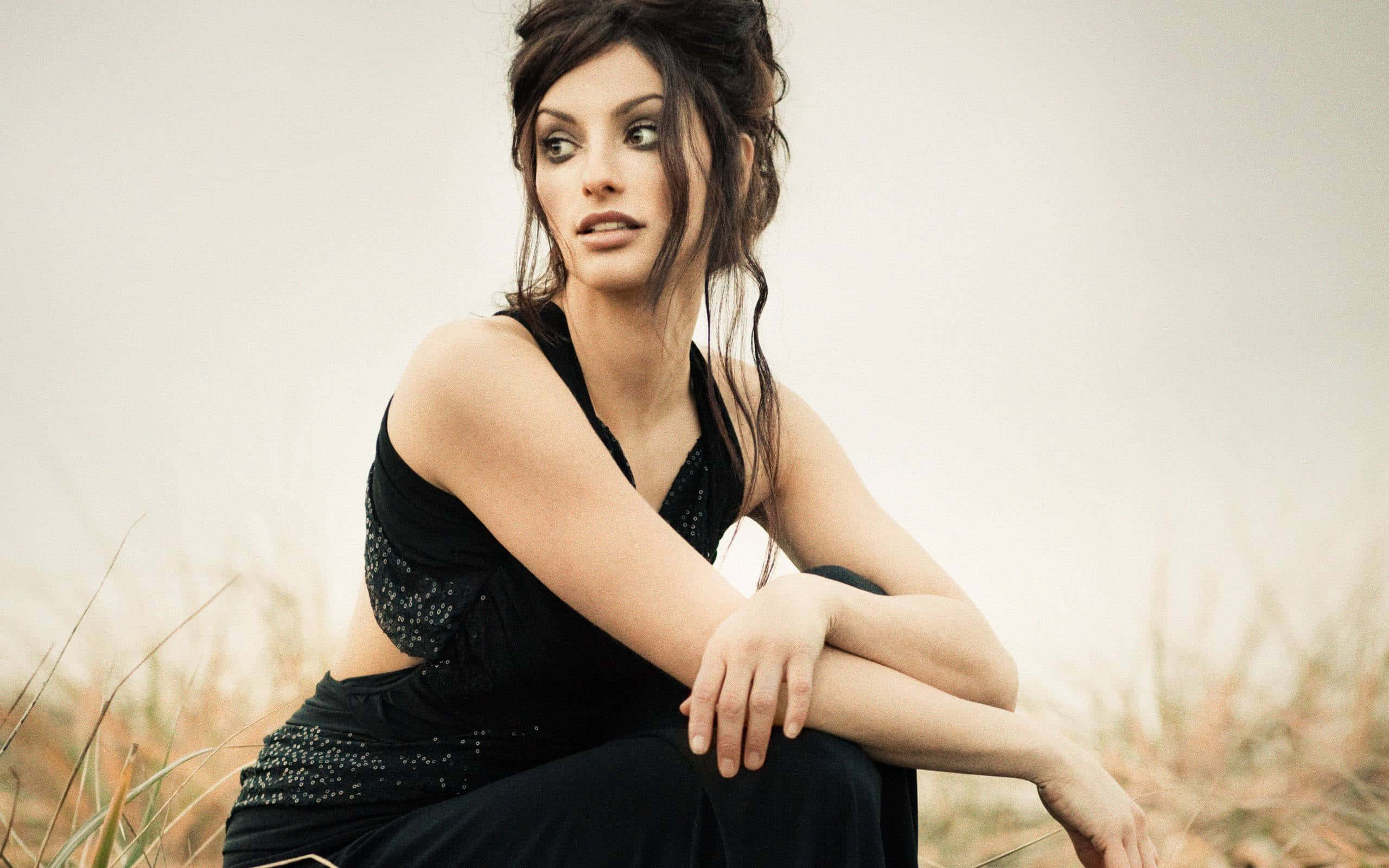 Erica Cerra, black sequined dress, tall dry grass, 2K Desktop Wallpaper