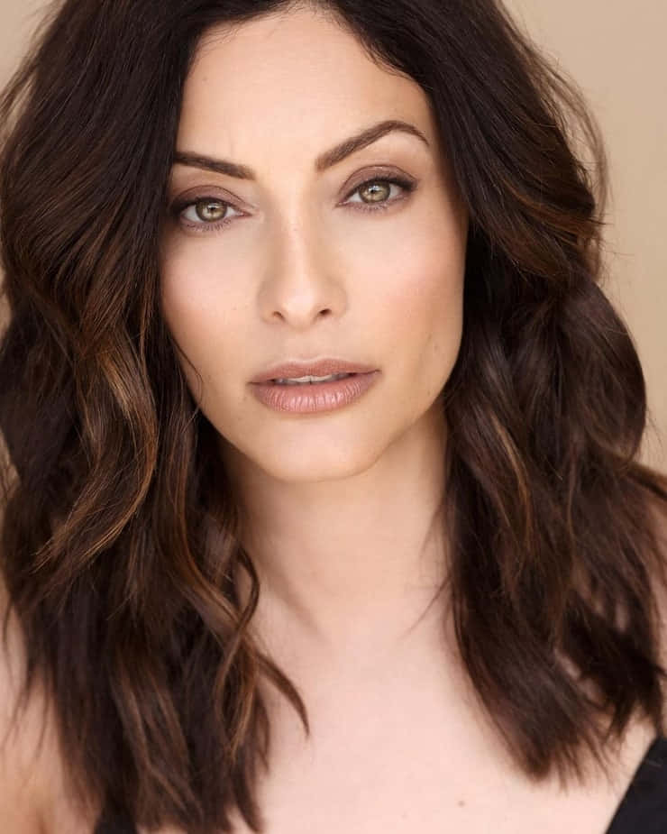 Erica Cerra, wavy brown hair, green eyes, SD Phone Wallpaper