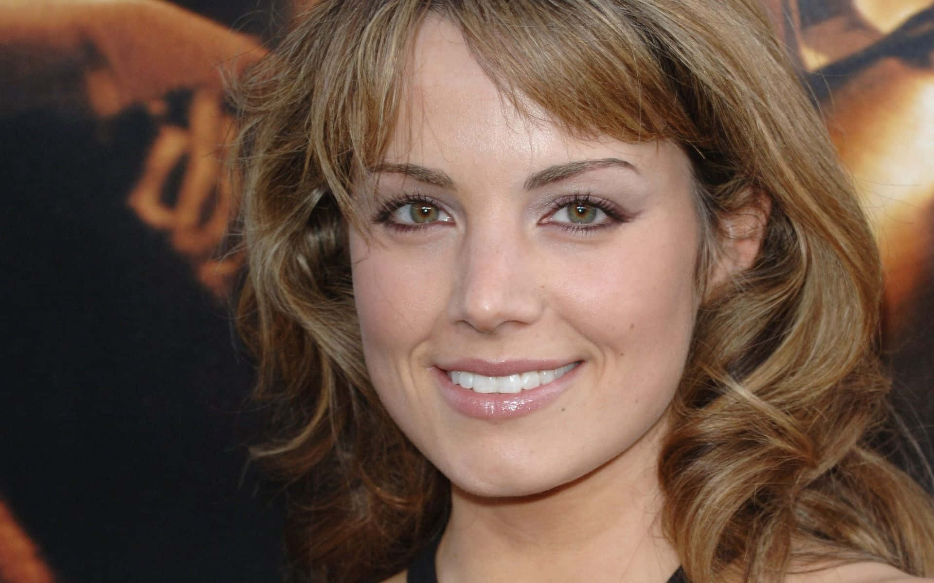 Erica Durance, smiling woman, wavy blonde hair, Full HD Desktop Wallpaper
