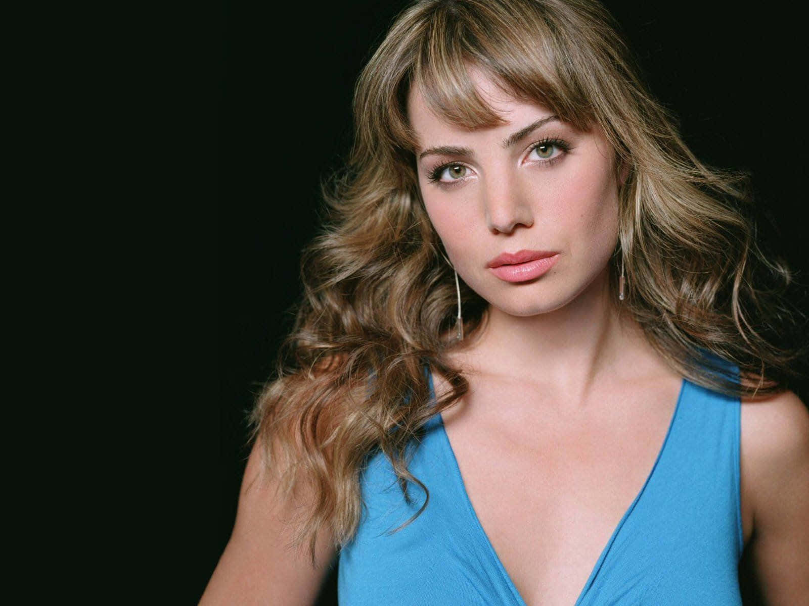 Erica Durance, blue top, wavy blonde hair, HD Desktop Wallpaper