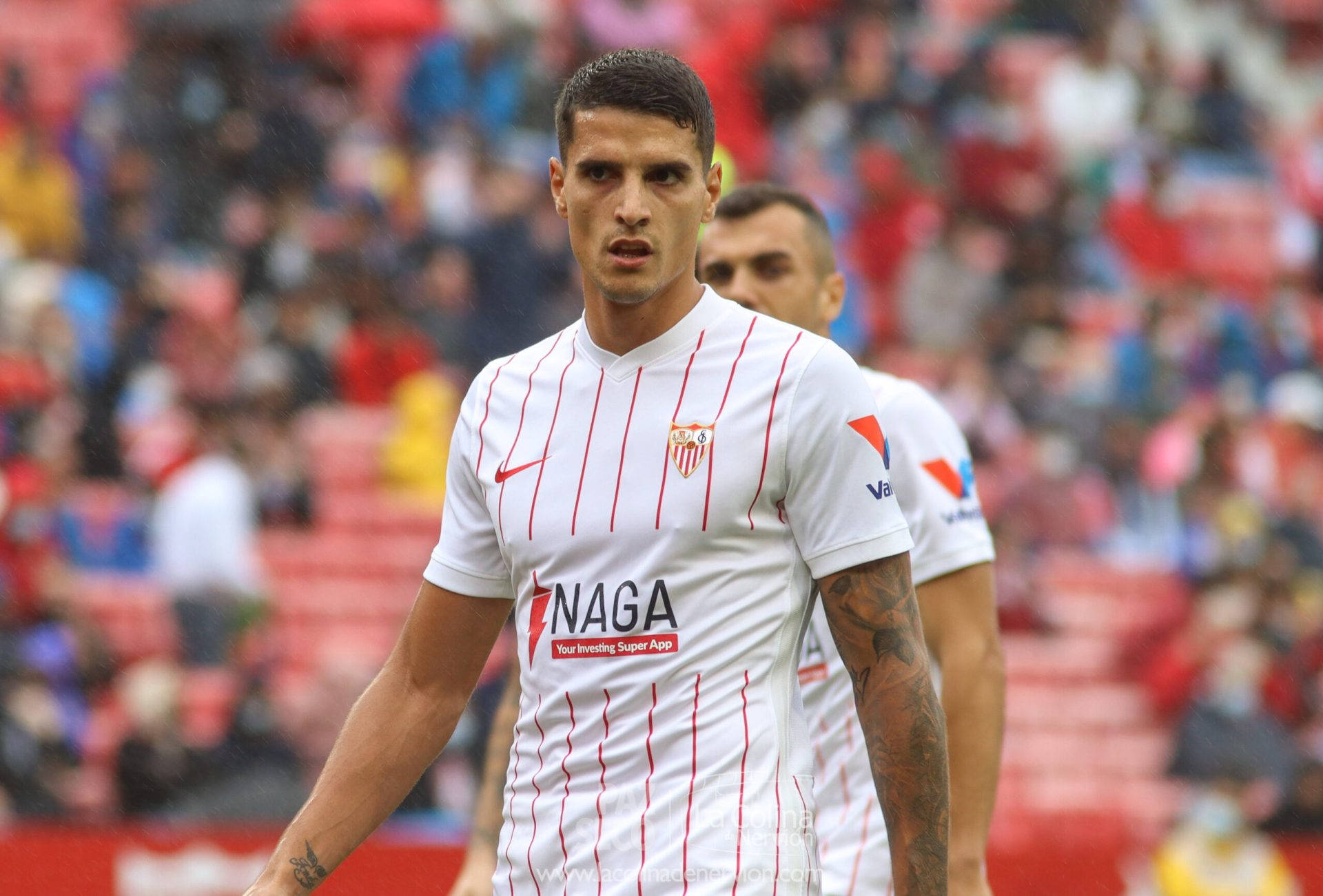 Erik Lamela, red pinstripe design jersey, white striped jersey, Full HD Desktop Wallpaper