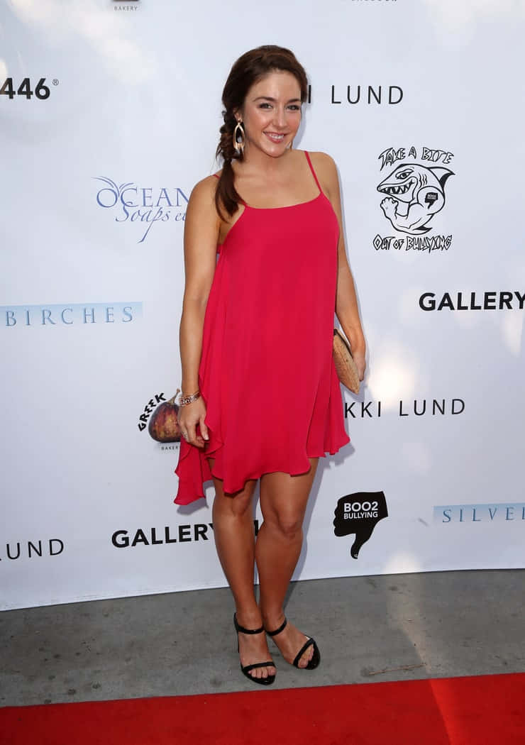 Erin Karpluk, red dress, red carpet, SD Phone Wallpaper