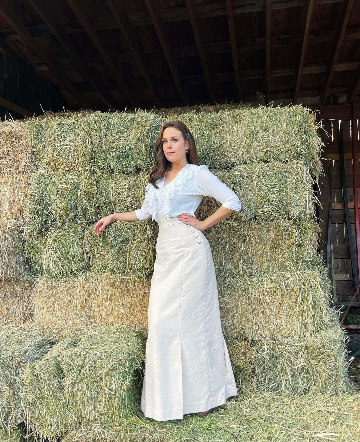 Erin Krakow, white lace blouse, high-waisted skirt, HD Phone Wallpaper