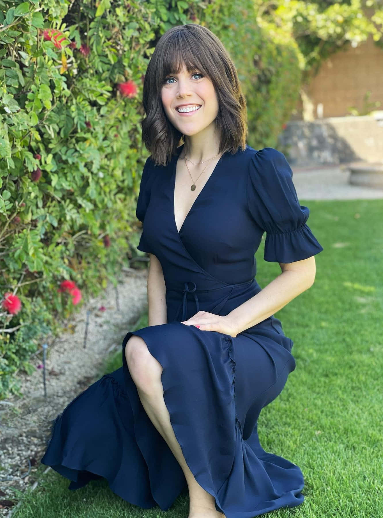 Erin Krakow, navy blue wrap dress, green grass, HD Phone Wallpaper