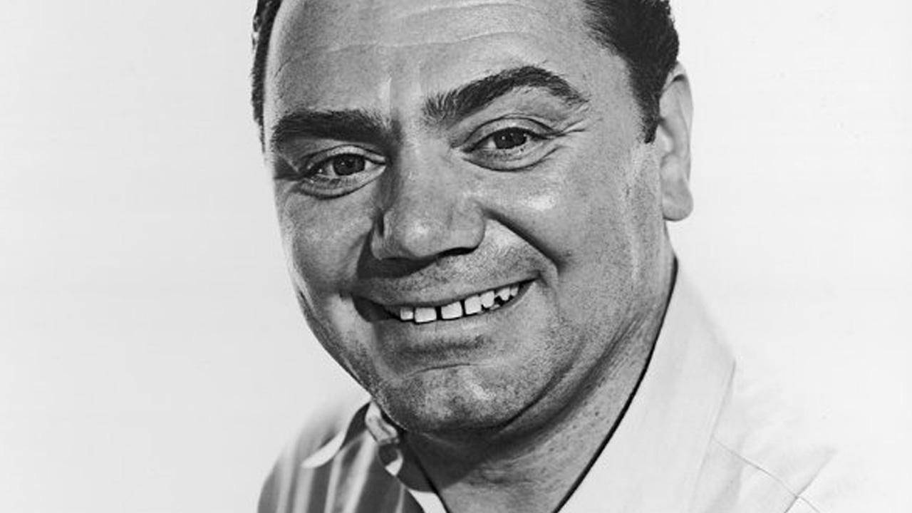Ernest Borgnine, simple monochrome portrait, black and white, HD Desktop Wallpaper