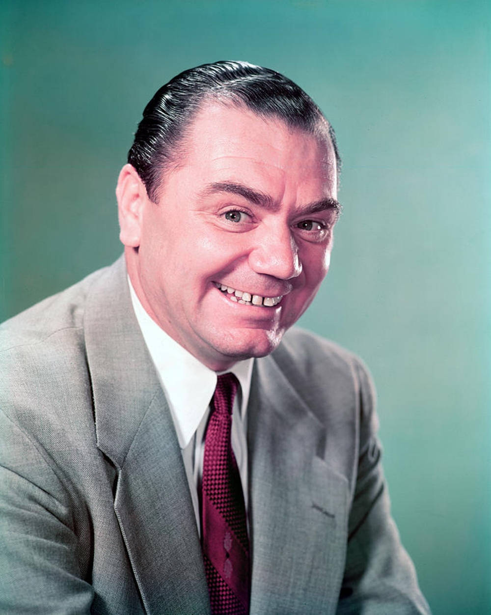 Ernest Borgnine, gray suit, red tie, SD Phone Wallpaper