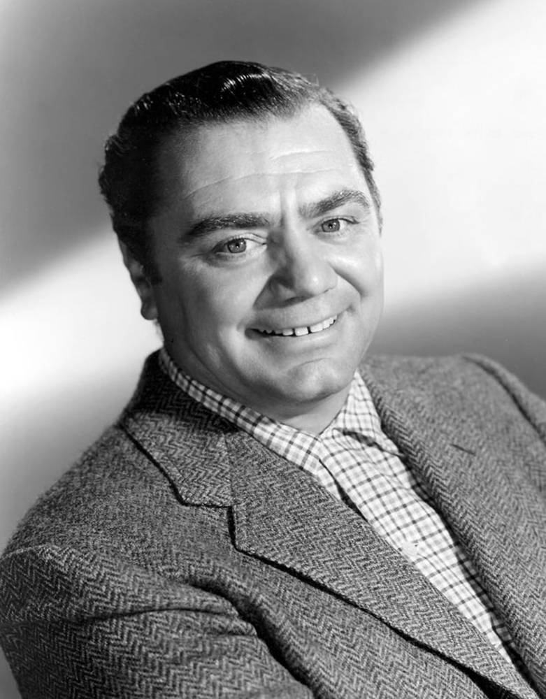 Ernest Borgnine, herringbone suit, checkered shirt, SD Phone Wallpaper