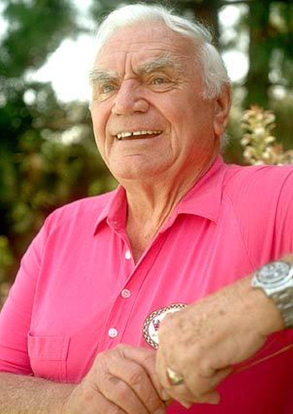 Ernest Borgnine, pink shirt, green garden, HD Phone Wallpaper