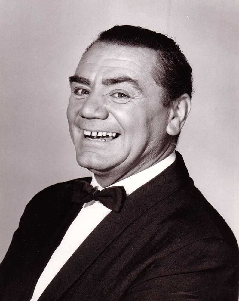 Ernest Borgnine, gap tooth smile, tuxedo, SD Phone Wallpaper