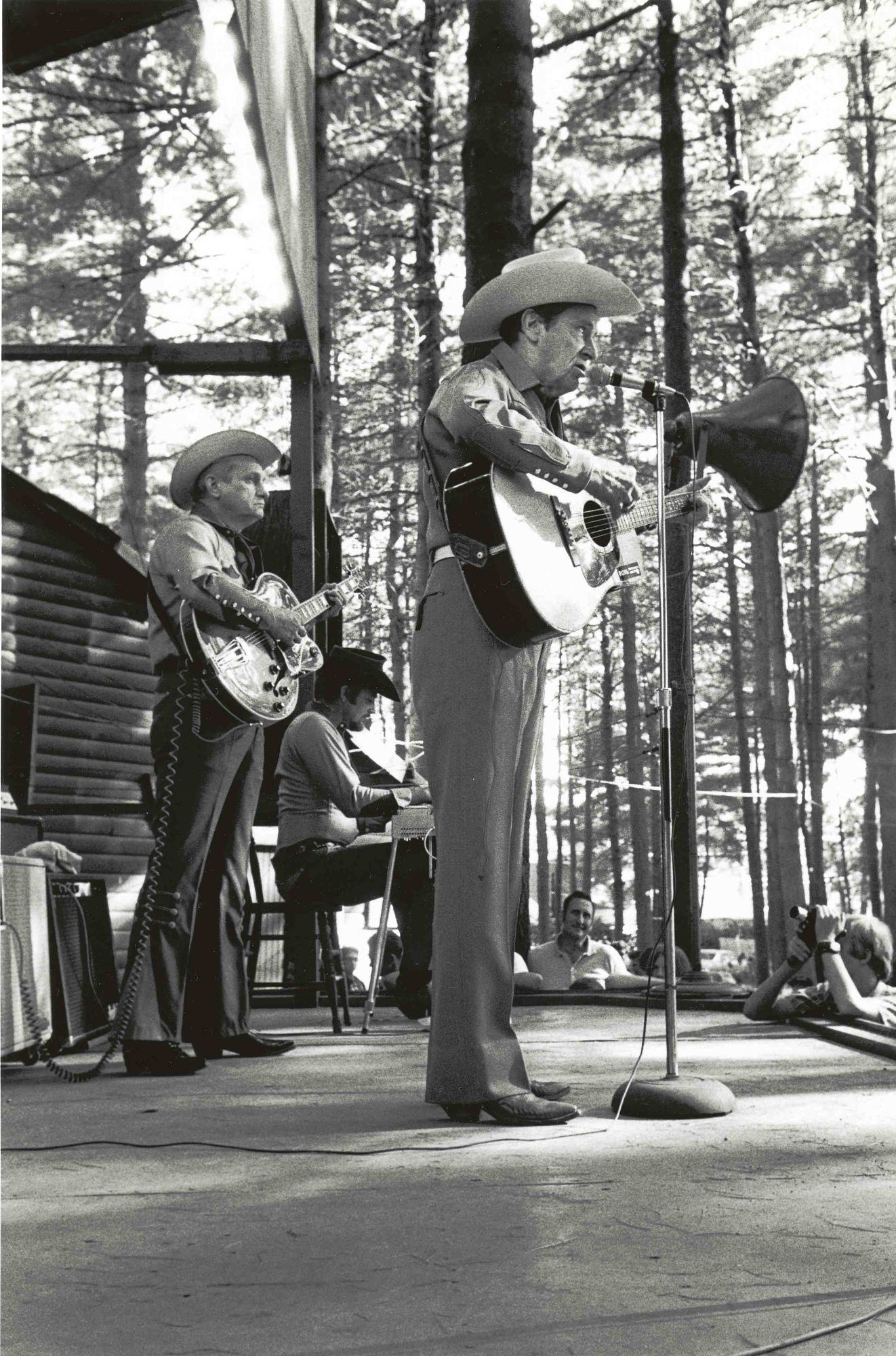 Ernest Tubb, country band, forest stage, Full HD Phone Wallpaper